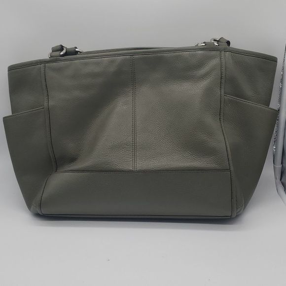 Coach Green leather tote/shoulder bag. Like new condition - Picture 3 of 7